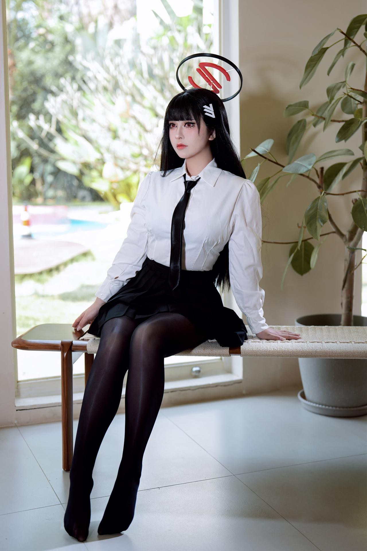 [cosplay] 半半子 - 蔚蓝档案 调月莉音：竞泳美腿大尺度 64P5V
