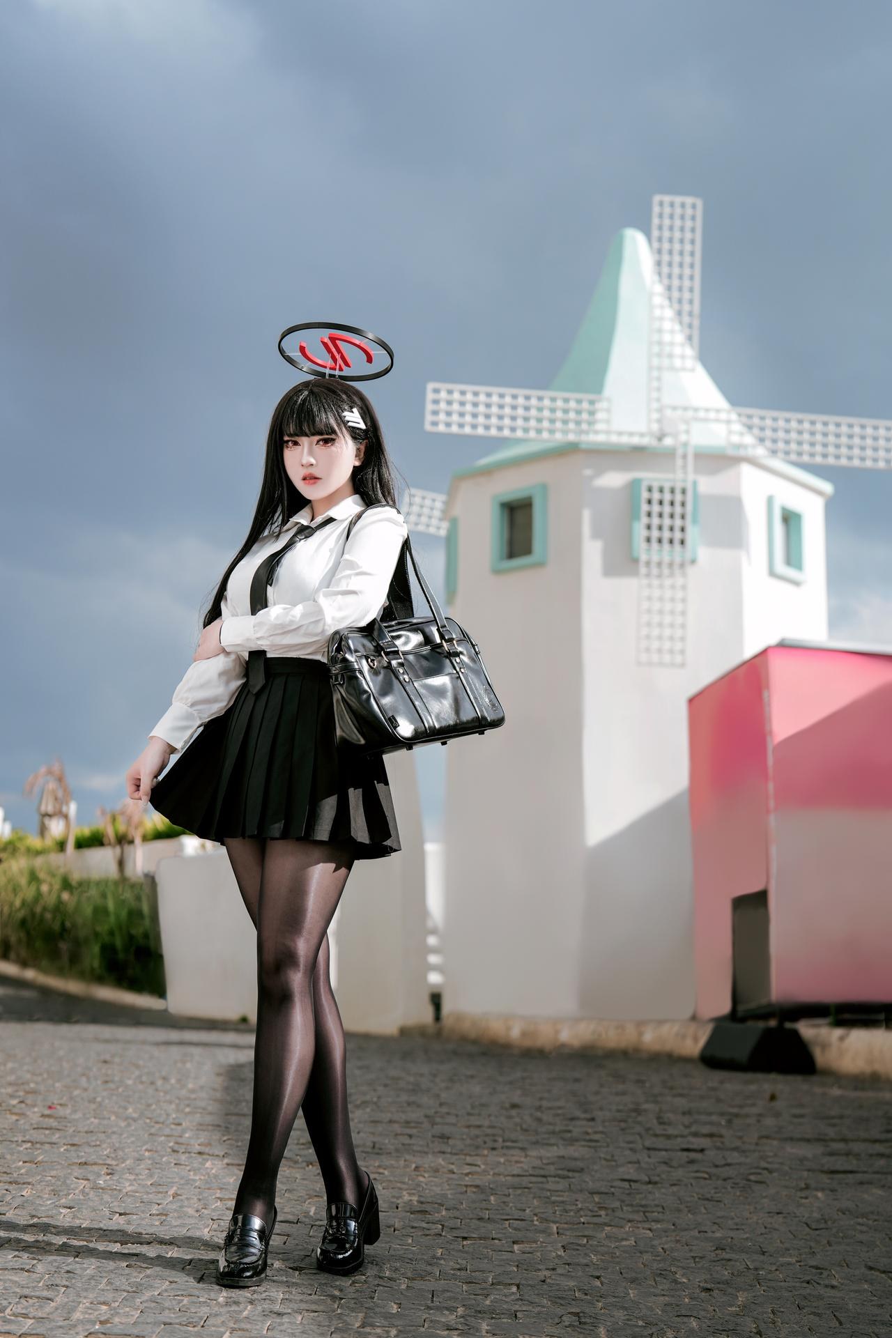 [cosplay] 半半子 - 蔚藍檔案 調月莉音：竞泳美腿大尺度 64P5V