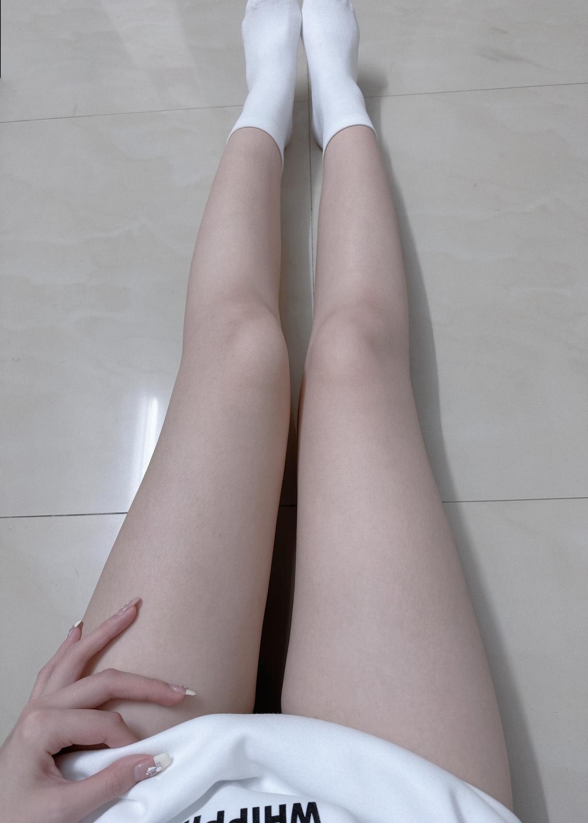 [私房] Dxiansheng - 白虎福利姬私拍：床拍影片 56P10V